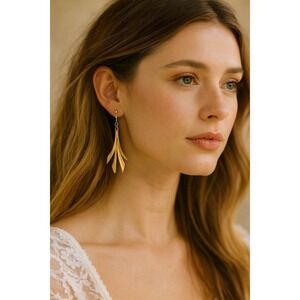 Vintage Avon Windchime Gold Tone Dangle Earrings‎ 2 In Post Back Retro Statement